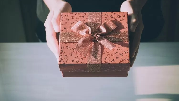 Rekomendasi hadiah yang mungkin akan disukai oleh INTJ. (Pexels/Porapak Apichodilok)