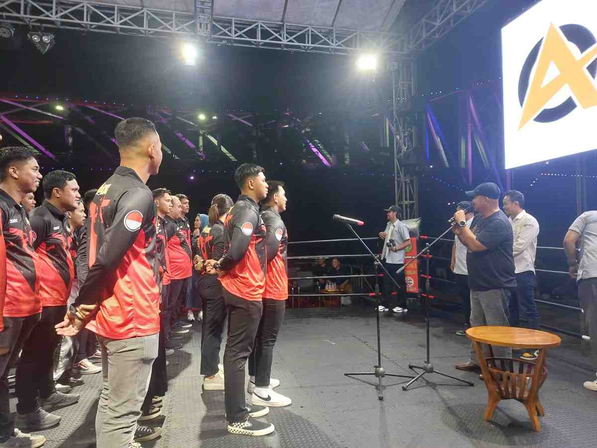 Pelantikan AOKI Kabupaten Kutai Kartanegara periode 2024 hingga 2028 yang dinahkodai Irfan Islami dan disaksikan langsung oleh Bupati Kukar Edi Damansyah (Elmo/Prokal.co)