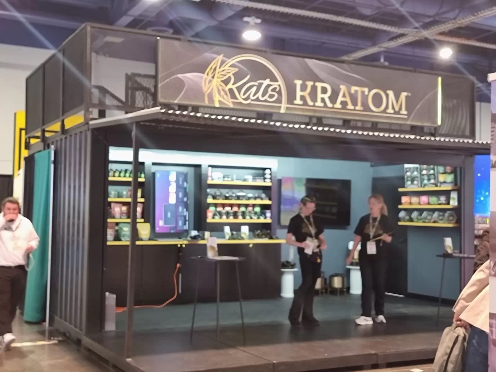 Salah satu stand yang menjual produk kratom dalam pameran Champs Trade Shows 2024 di Las Vegas, Nevada, Amerika Serikat pada 14-17 Februari lalu. (Ist)