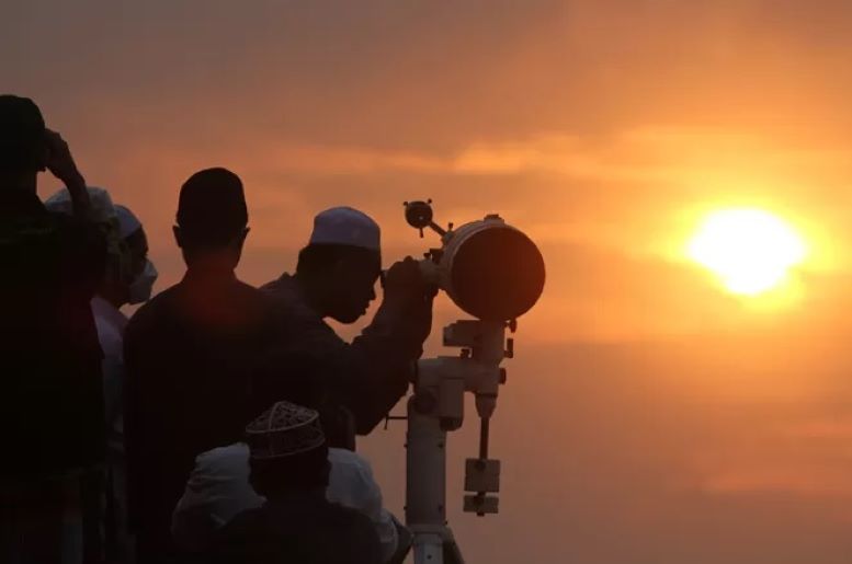 ilustrasi rukyatul hilal