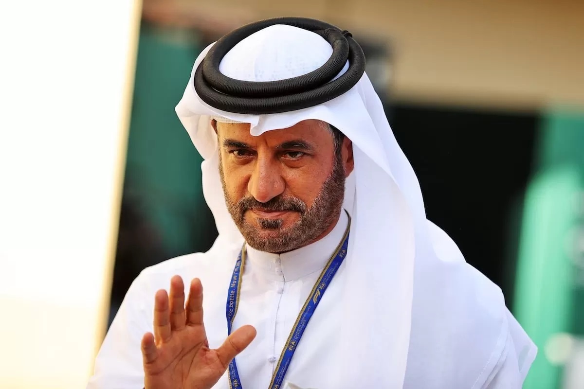 KONTROVERSIAL: Mohammed Ben Sulayem diduga memberikan intervensi terhadap dicabutnya penalti Fernando Alonso. (Foto: X/F1Speed)