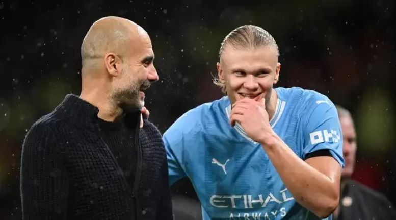Erling Haaland bersama Pep Guardiola, pelatih asal Spanyol yang memasuki musim kedelapan melatih Manchester City. ((Oli Scarff/AFP/ANTARA))