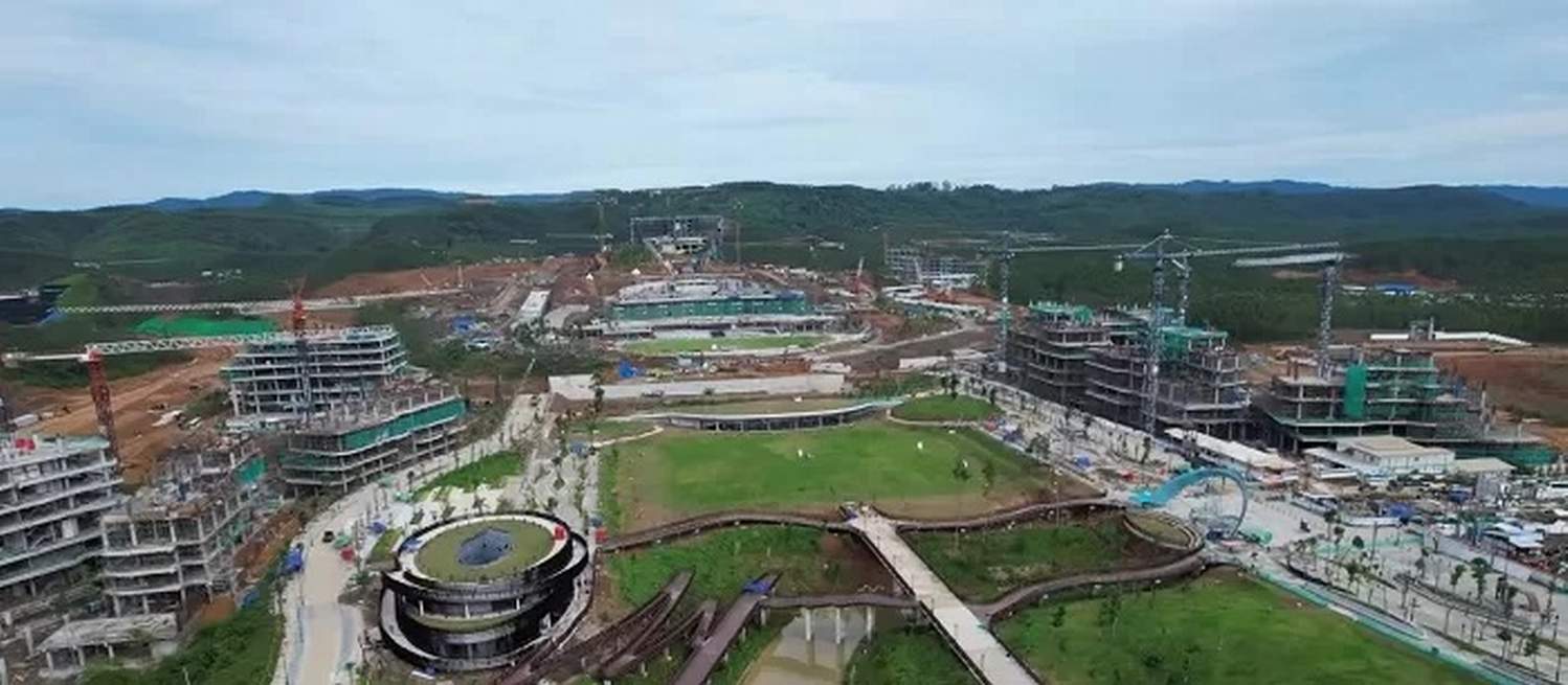 Pembangunan Kawasan Inti Pusat Pemerintahan IKN yang di dalamnya terdapat istana presiden, lapangan upacara, kantor kementerian koordinator dan rumah jabatan menteri. (TANGKAPAN LAYAR YOUTUBE DIAN RAN