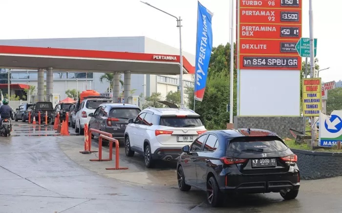 PENGELOLANYA NAKAL: SPBU COCO Karang Anyar di Jalan Letjen Soeprapto, Balikpapan Barat, disanksi Pertamina dengan tidak diberi pasokan Pertalite selama dua pekan. (FUAD MUHAMMAD/KALTIM POST)