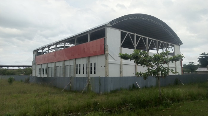 TELAN MILIARAN: Proyek pembangunan gedung olahraga di Katingan yang belum selesai meski anggaran yang dihabiskan mencapai miliaran rupiah, Kamis (29/2/2024).