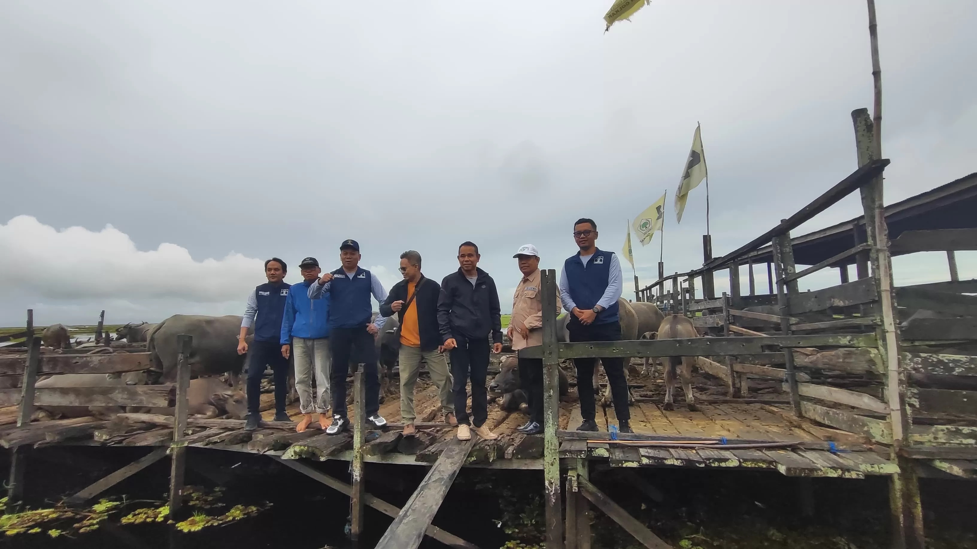 KUNJUNGAN: Kanwil Kemenkumham Kalsel memantau langsung potensi Indeks Geografis (IG) objek wisata kerbau rawa di Kabupaten HSU.