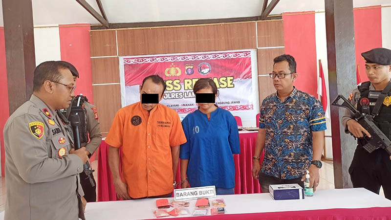 NARKOBA : Pasangan suami istri (pasutri) warga Desa Mekar Mulya, Sematu Jaya, Lamandau ditangkap karena terlibat peredaran sabu-sabu. (RIA M. ANGGREANI/RADAR SAMPIT)