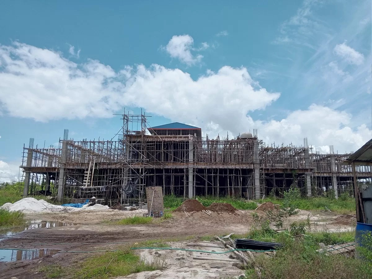 Pembangunan mal di Kota Sampit tak mengantongi sejumlah izin yang harusnya dikeluarkan Pemkab Kotawaringin Timur.(FOTO:ISTIMEWA)
