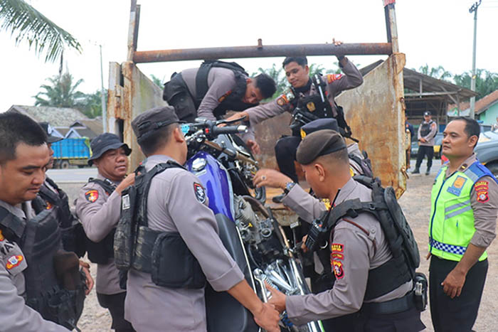 RAZIA: Belasan kendaraan bermotor yang digunakan balapan liar berhasil diamankan oleh kepolisian, Rabu (13/3/2024)
