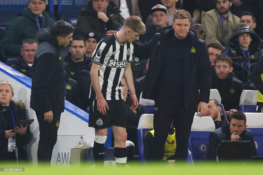 TERSEDIA: Eddie Howe mengandalkan Anthony Gordon saat Newcastle menghadapi Manchester City dini hari nanti.
