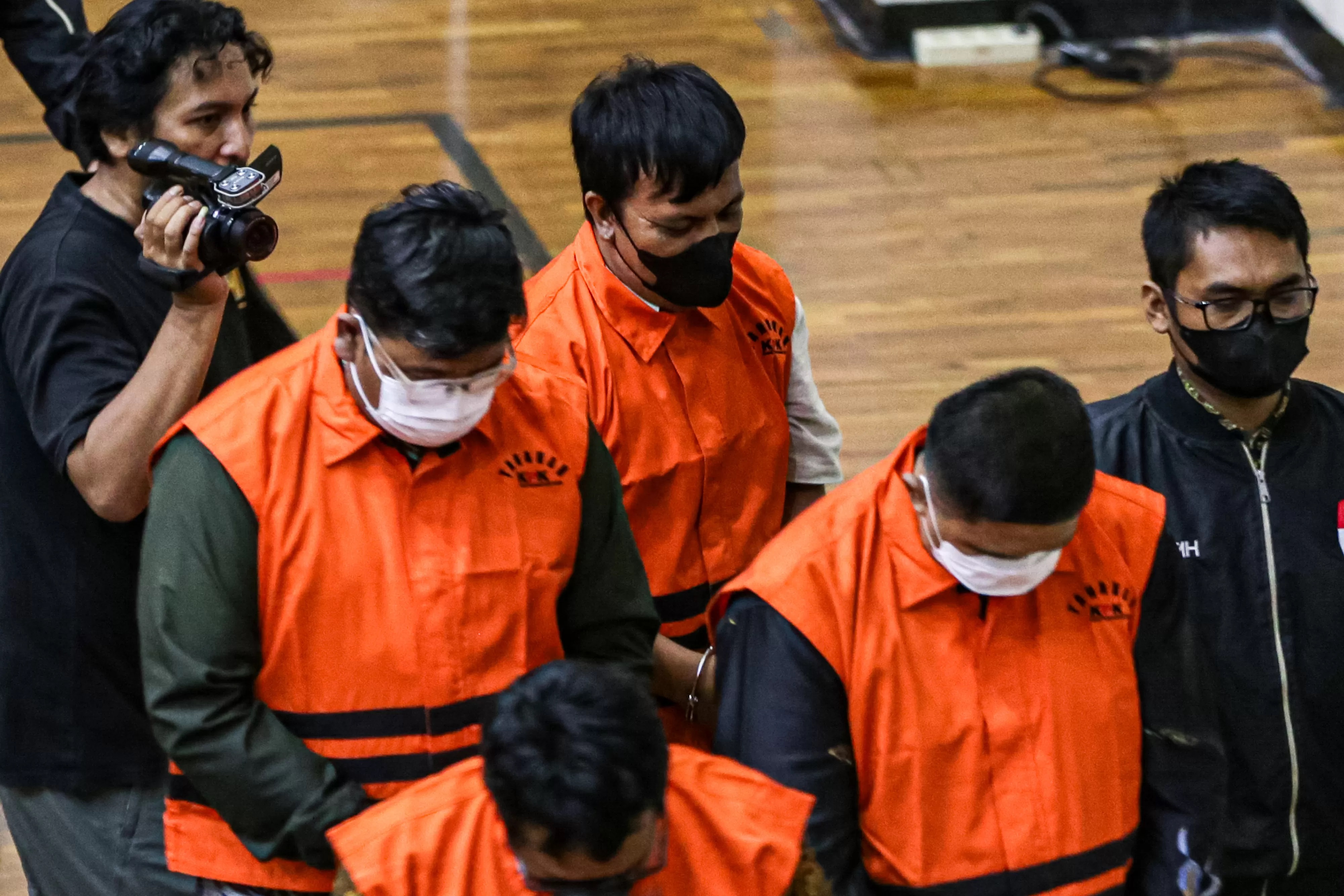 Komisi Pemberantasan Korupsi (KPK) menahan lima belas tersangka pungutan liar di rutan KPK. (SALMAN TOYIBI/ JAWA POS)