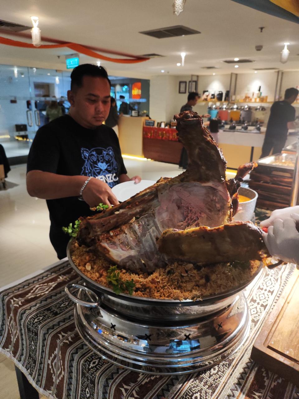 DIJAMIN LEZAT: Sajian Lamb Machboss, masakan kambing lezat yang setiap gigitannya memanjakan lidah para tamu.