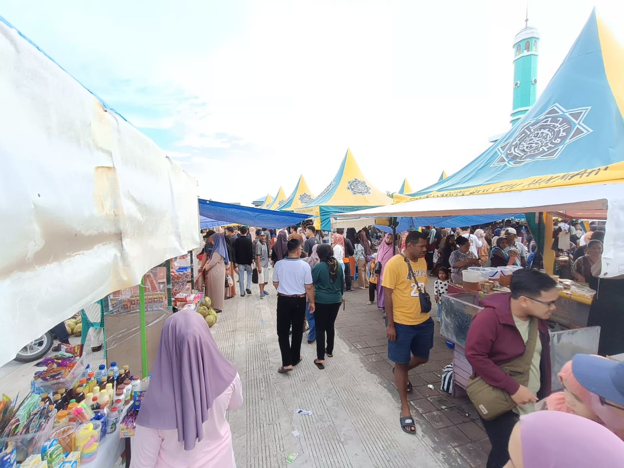 MINIMALISASI SAMPAH: DLHK Berau mengimbau masyarakat dapat mengurangi penggunaan plastik dan membawa wadah yang digunakan berulang saat berbelanja.