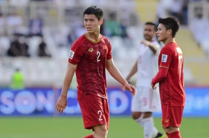 ABSEN: Duy Manh (kiri) harus absen melawan Timnas Indonesia lantaran cedera yang dideritanya (Hie Luong/Vietnam.vn)