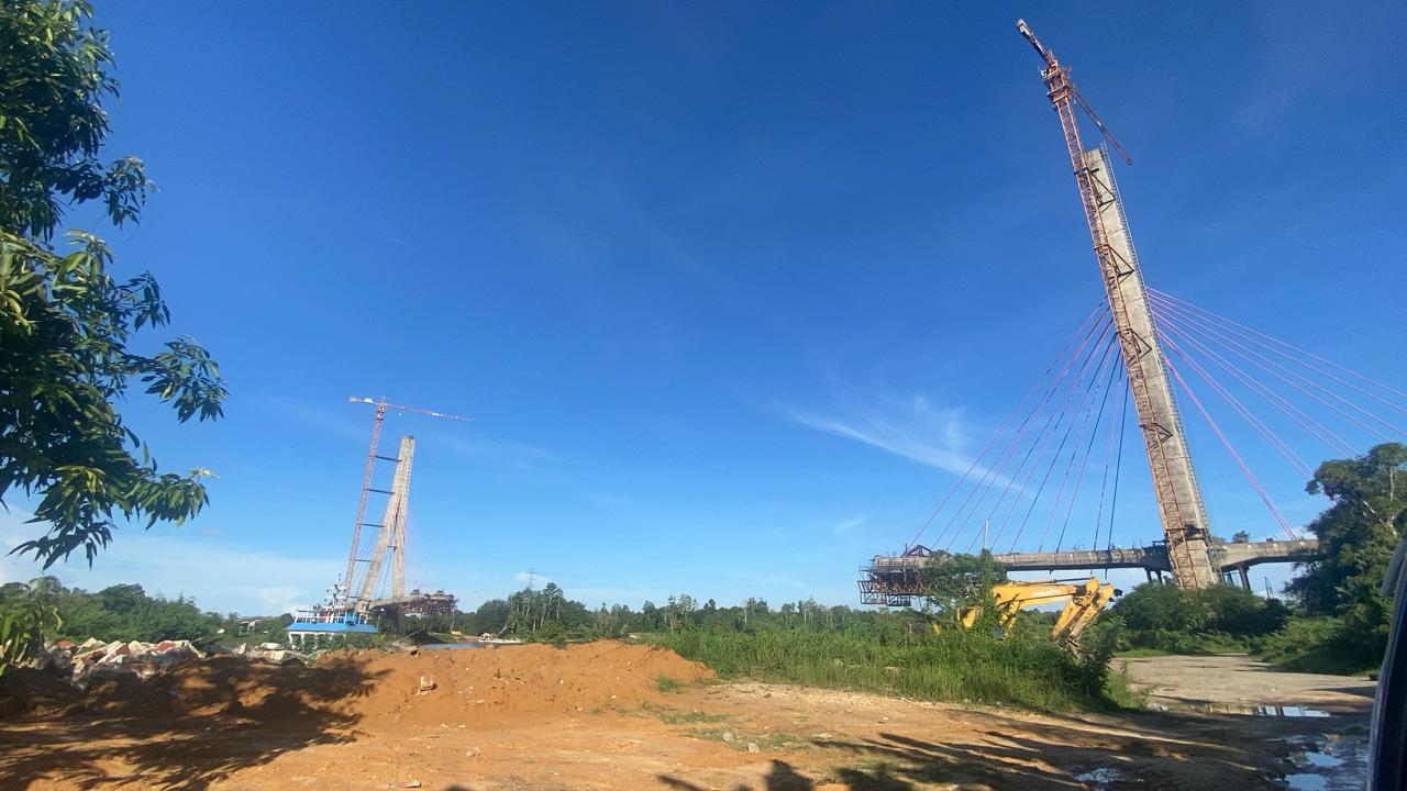 DIGANTI BARU: Pemkab Kubar telah mengusulkan anggaran Rp 3,5 miliar lebih untuk membangun jembatan baru, pengganti ATJ di Kelurahan Melak Ilir.