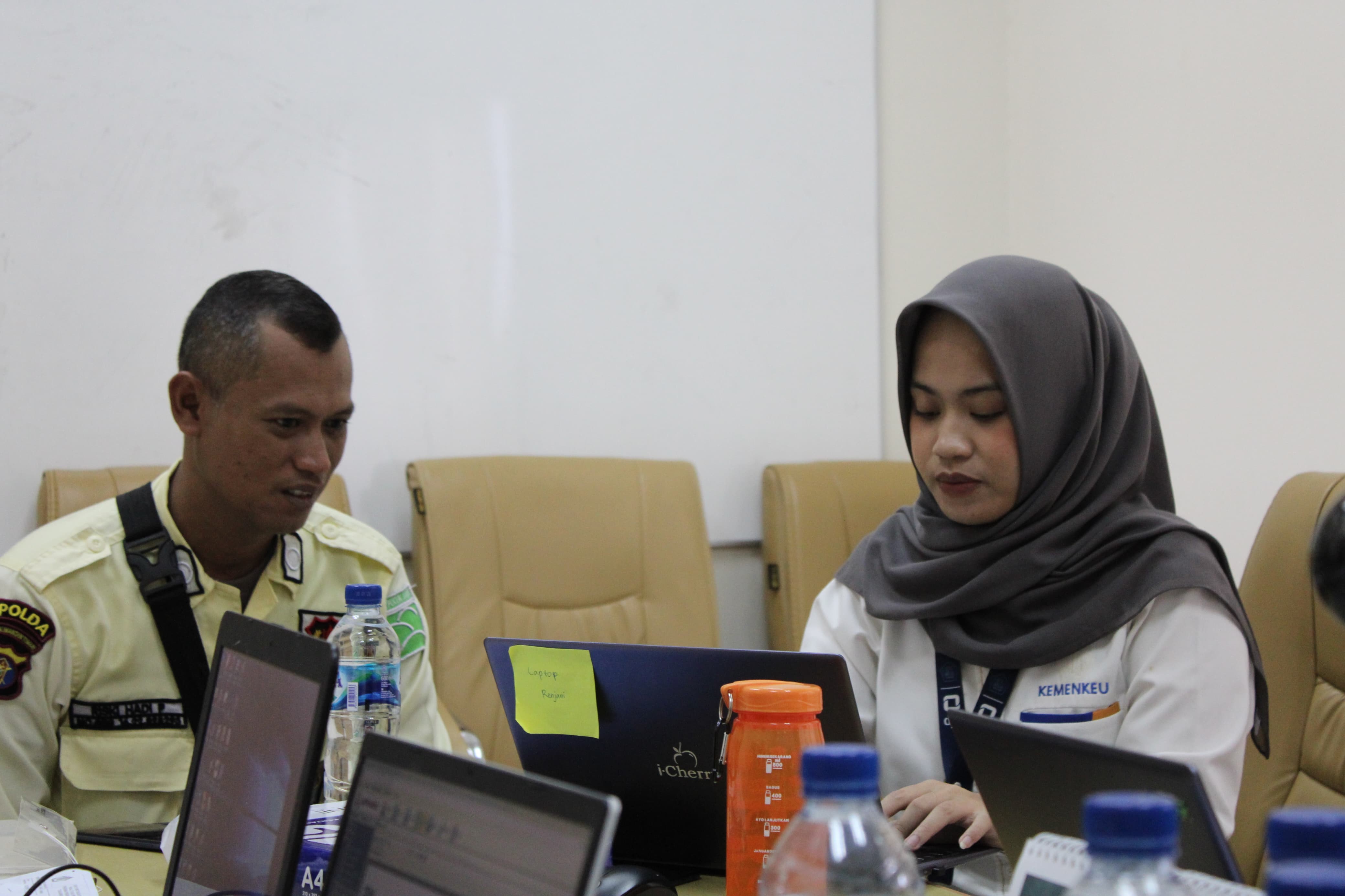 MASIH ADA WAKTU: Petugas KP2KP Tanah Grogot masih membuka pelayanan laporan pajak pribadi maupun perusahaan sampai 31 Maret.