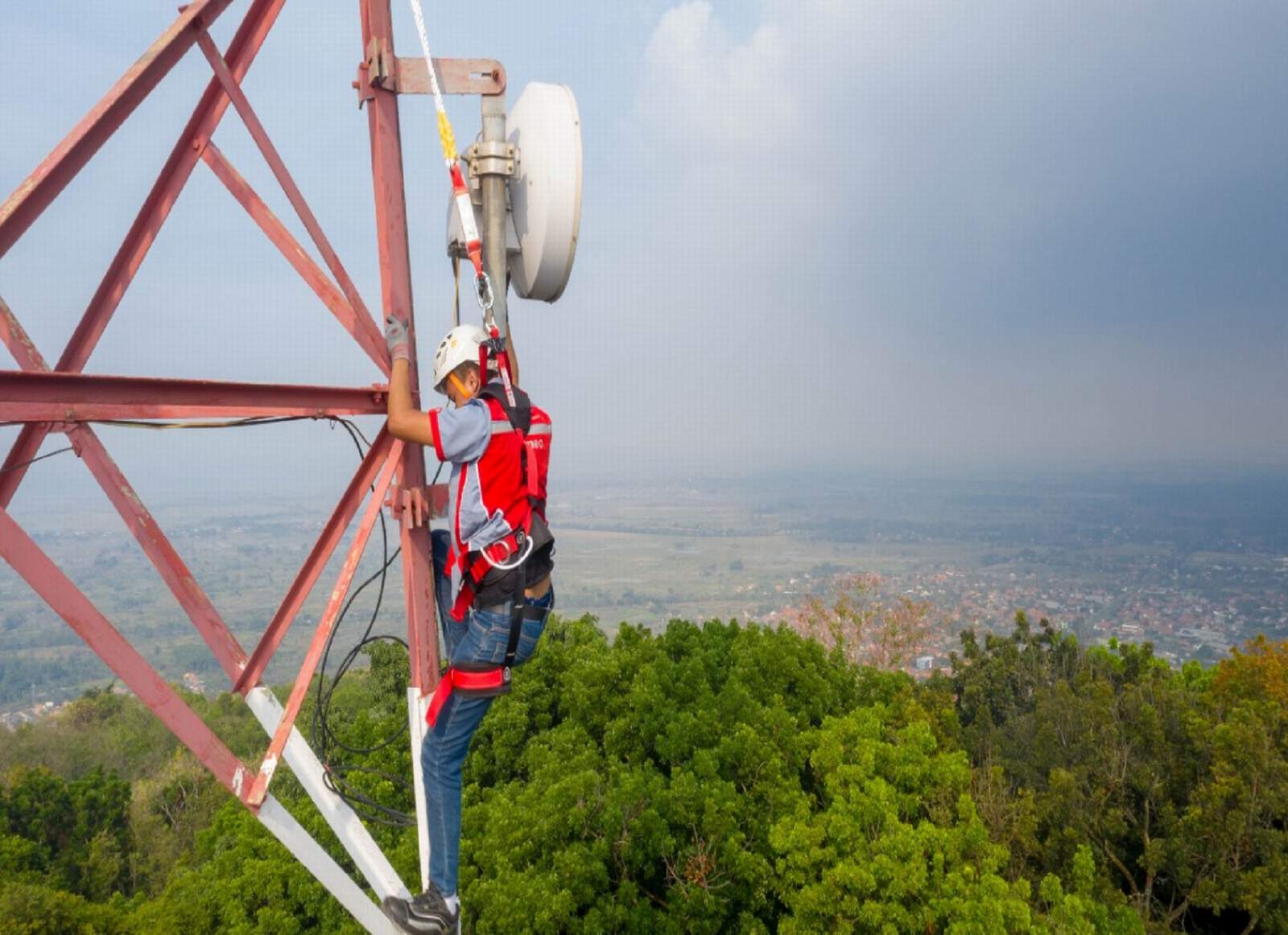 ANTISIPASI: Telkom berusaha mendukung kualitas layanan saat terjadi peningkatan traffic telekomunikasi dengan menyiapkan sejumlah langkah. Mulai memperkuat jaringan dan menambah kapasitas BTS.
