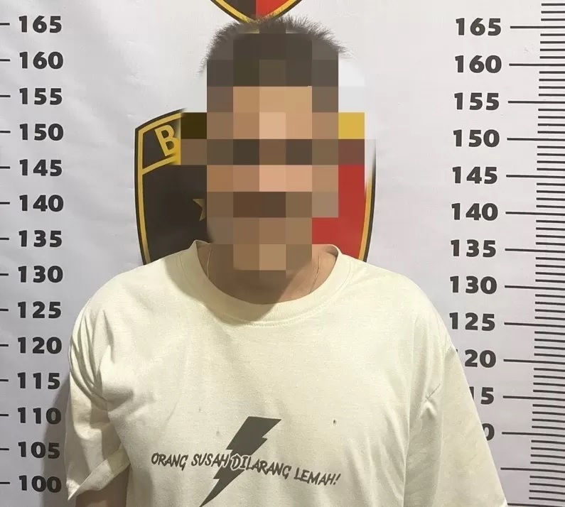 DIRINGKUS: AR diringkus Polsek Kusan Hilir karena diduga mencabuli seorang anak di bawah umur di Pagatan, Tanah Bumbu, Kamis (21/3). - (FOTO: POLRES TANAH BUMBU UNTUK RADAR BANJARMASIN)