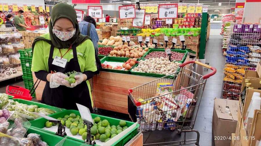 ilustrasi belanja di pusat perbelanjaan.