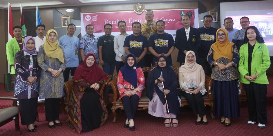 ISU SOSIAL: Kekerasan terhadap perempuan yang ibarat fenomena gunung es menjadi topik bahasan Rembuk Etam Goes to Campus garapan IKA UB dan Kaltim Post di Politeknik Negeri Samarinda, Jumat (22/3).