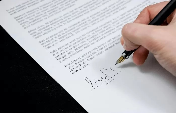 Ilustrasi tanda tangan dapat menyiratkan makna kepribadian seseorang. (Pixabay)