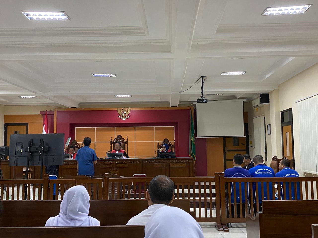 Sidang kasus penggelapan alat penyadap dengan terdakwa tiga bintara Polda Kaltim, Briptu AS, Brigpol RS dan Bprika RK kembali bergulir di PN Balikpapan, Senin (25/3/2024) pagi.