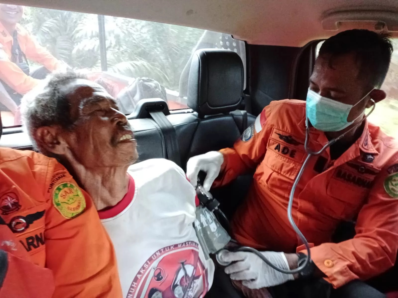 Usai ditemukan petugas, Sutarjo langsung dibawa ke puskesmas untuk diperiksa kesehatannya