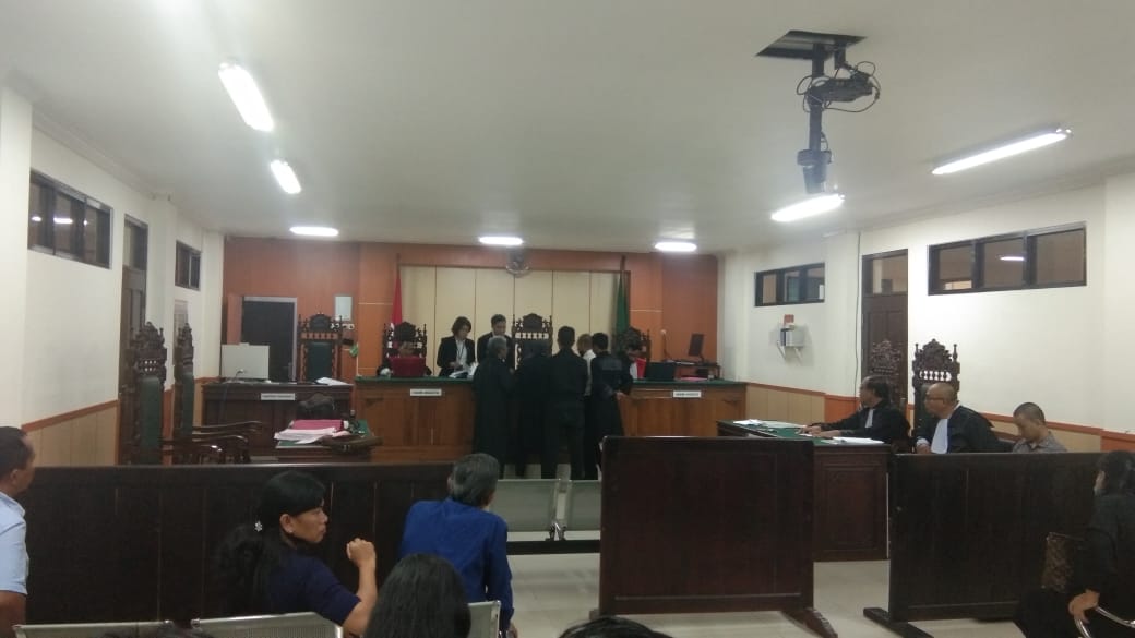 SIDANG: Suasana sidang tewasnya mahasiswi kedokteran di Pengadilan Negeri Sampit, Senin (25/3/2024). (RADO/RADAR SAMPIT)