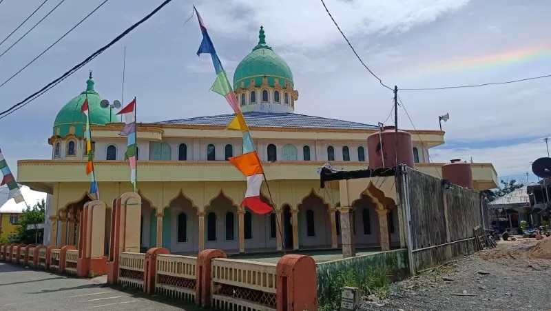 LOKASI HAUL: Masjid Tuhfaturroghibin, Dalam Pagar, venue utama pelaksanan Haul ke-218 Datu Kelampayan. (FOTO: SHEILLA FARAZELA/RADAR BANJARMASIN)