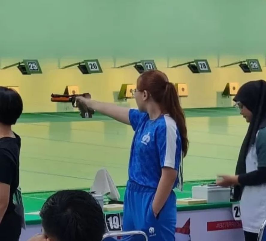 ASAH KEKUATAN: Karina Sekar Kinanti Linde masih menjalani latihan ringan di pelatda