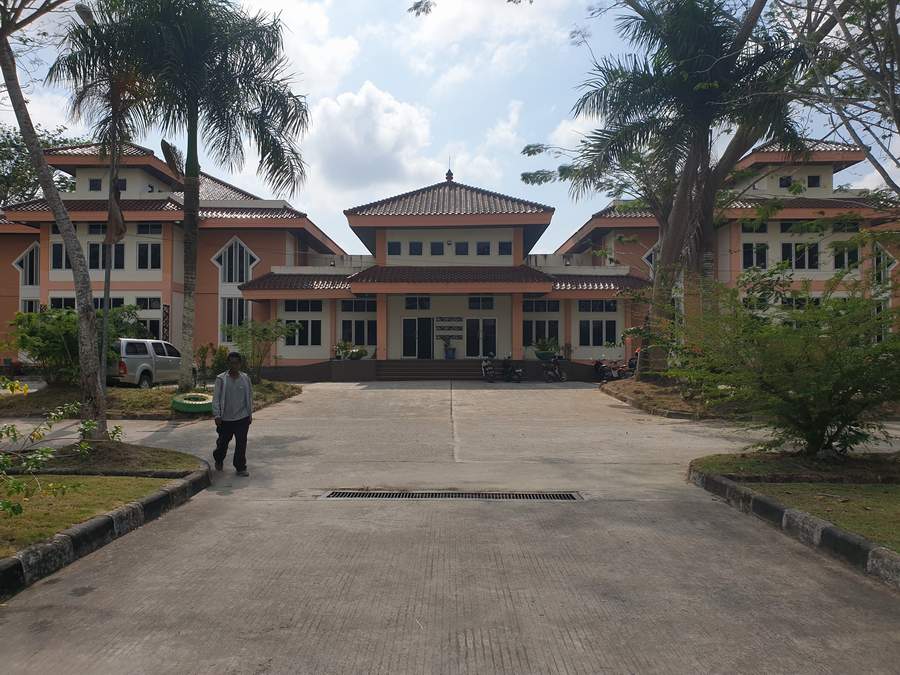 SEWA: Hotel Grand Nusa di bawah PT Bumi Swastamita Indonesia ini menempati bekas wisma PPK sistem sewa gedung Rp 50 juta per bulan selama 10 tahun.(ari/kp)