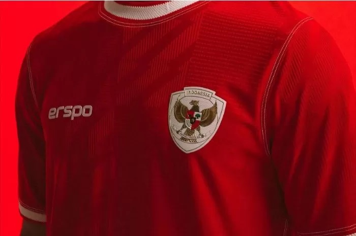 TUAI KONTROVERSI: Jersey Erspo sedang menuai kontroversi dari netizen yang menganggapnya bisa lebih baik lagi karena digunakan untuk Timnas Indonesia. (Instagram Erspo)