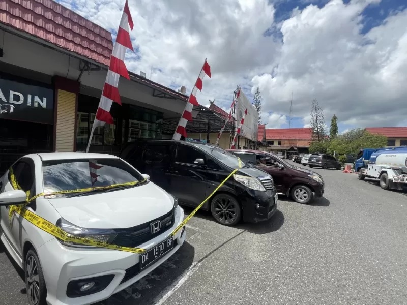 BARANG BUKTI: Sejumlah alat bukti milik FN diamankan Polda Kalsel. (FOTO: M OSCAR FRABY/RADAR BANJARMASIN)