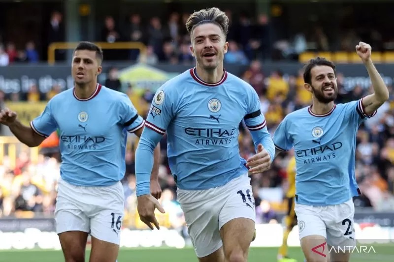 Selebrasi Jack Grealish (tengah) melakukan selebrasi usai cetak gol pertama Manchester City dalam pertandingan Liga Premier Inggris lawan Wolverhampton Wanderers pada 17 September 2022. ANTARA/Reuters
