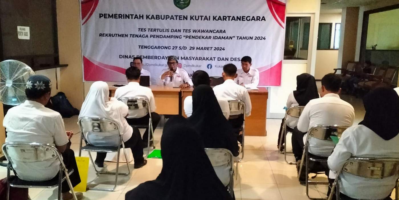 SELEKSI: Peserta Pendekar Idaman menjalani tes tertulis dan wawancara di Kantor DPMD Kukar, Rabu (27/3).