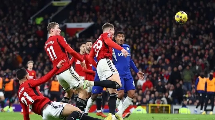 DUEL RAKSASA: Chelsea akan menjamu Manchester United di Stamford Bridge dalam lanjutan Liga Premier dini hari ini. (Sportskeeda)