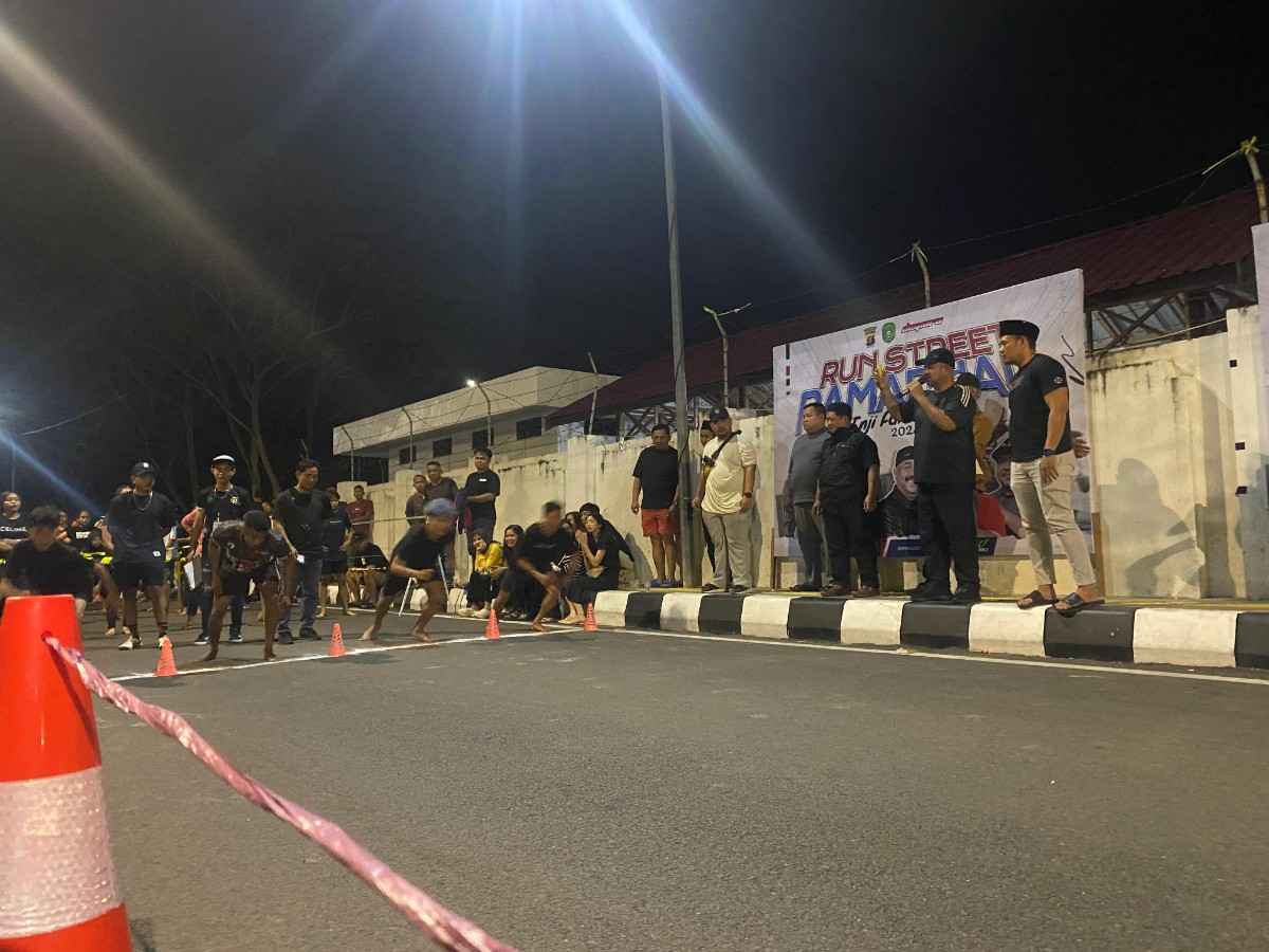Bupati Kukar Edi Damansyah membuka Run Street Ramadan di Tenggarong (Elmo/Prokal.co)