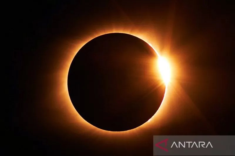 Ilustrasi - Gerhana matahari hibrid (GMH). ANTARA/HO-BMKG/am.