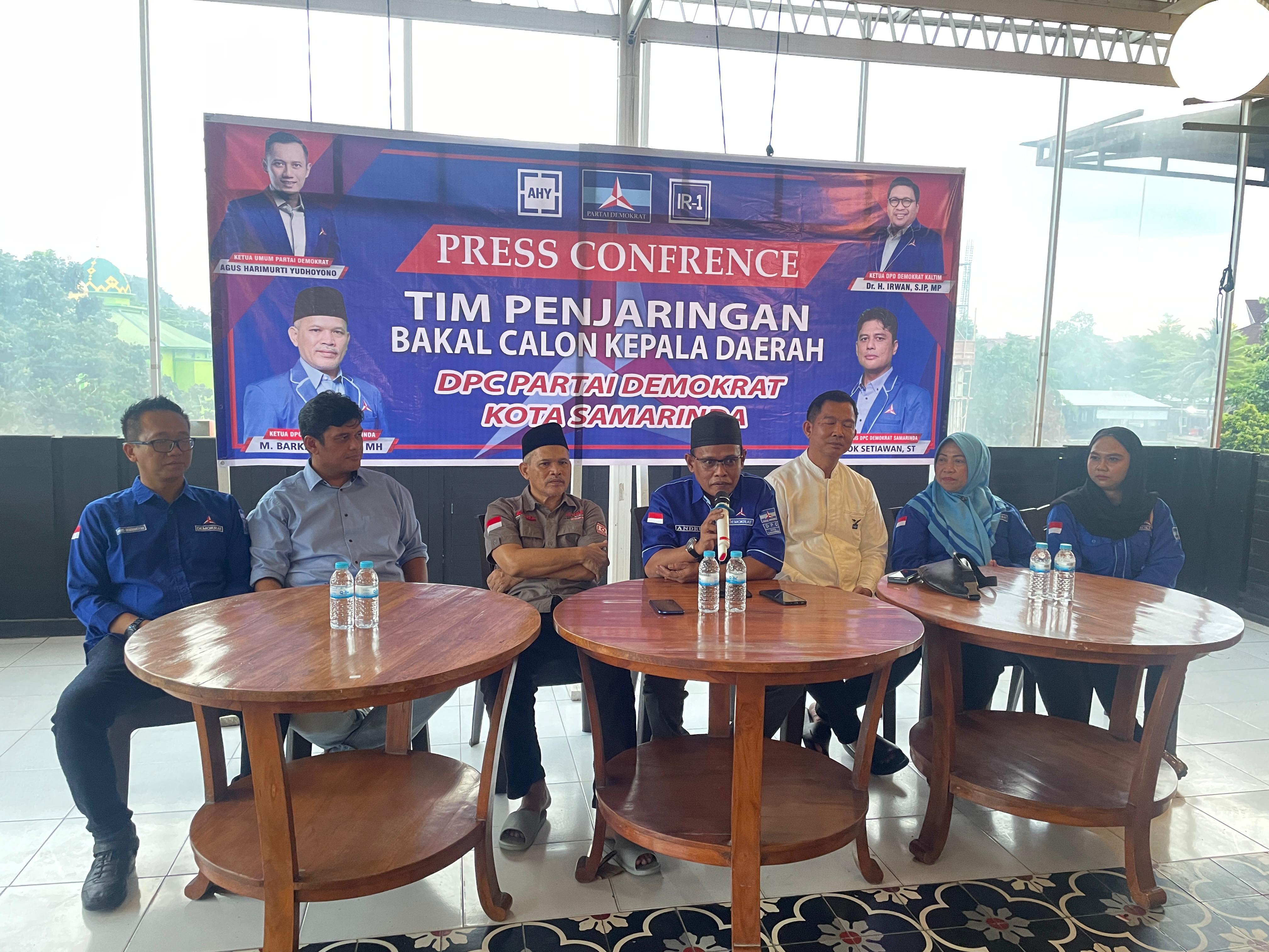 CARI FIGUR: DPC Demokrat Samarinda menggelar konferensi pers pembentukan tim penjaringan calon kepala daerah, kemarin (7/4).