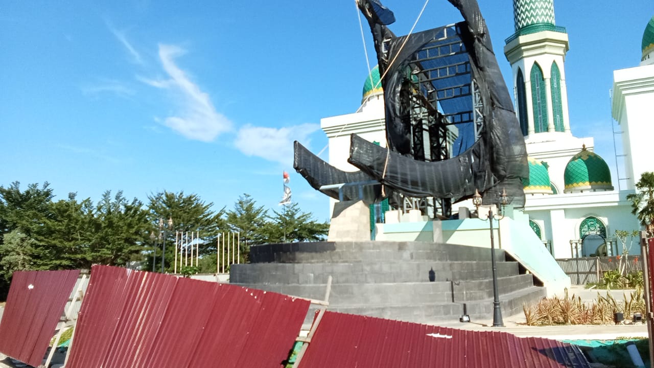 PROYEK: Pembangunan fasilitas penunjang kawasan Masjid Agung Al-Faroek, Sangatta, yang ditangani Bagian Umum Setkab Kutim.