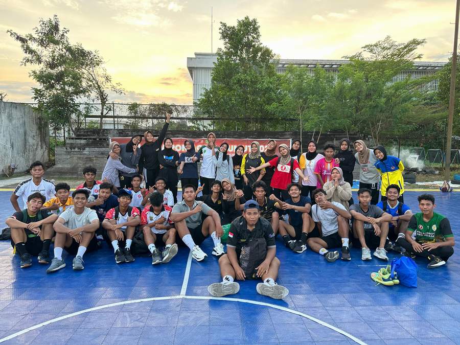 JEDA SEJENAK: Skuad bola tangan Kaltim seusai menjalani latihan terakhir, sebelum bertolak ke daerah masing-masing.