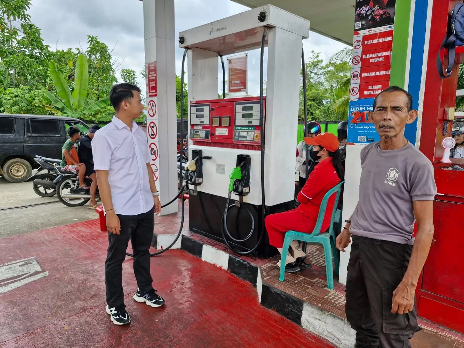 PEMANTAUAN: Sat Reskrim Polres Sintang kembali melakukan pemantauan dan pengawasan terhadap SPBU. (ISTIMEWA)
