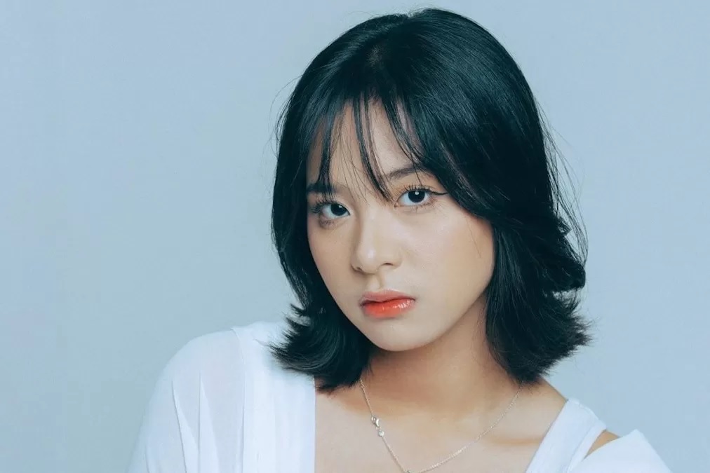 Member JKT48 Azizi Asadel. Gadis yang akrab disapa Zee itu mengumumkan lulus dari JKT48, Minggu (7/4) malam. (Instagram JKT48.zee)