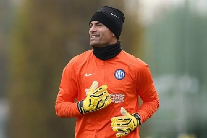 Penjaga gawang Emil Audero memiliki darah Indonesia. (Instagram Emil Audero)