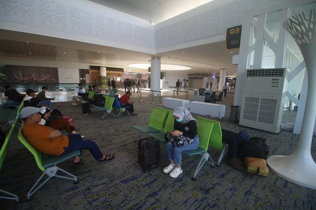 DIBENAHI: Angkasa Pura mengeklaim telah membenahi area tunggu Bandara SAMS Sepinggan. Begitu juga musala yang menjadi tempat ibadah penumpang.