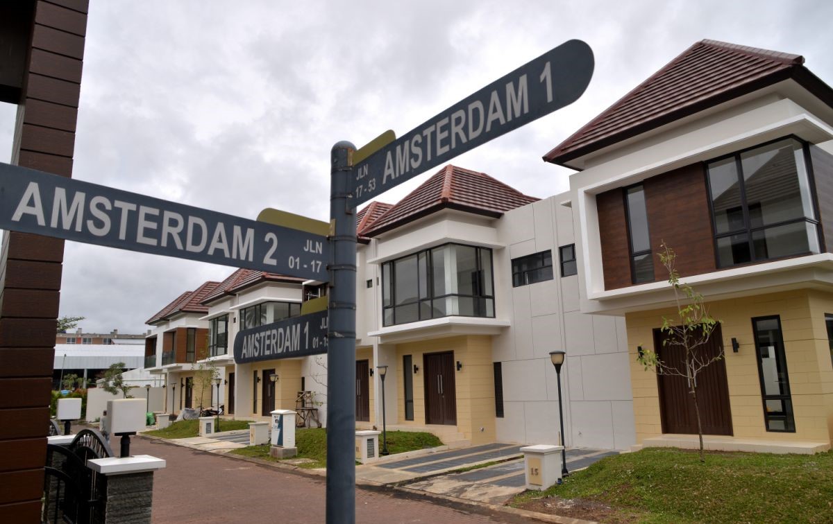 Salah satu investasi yang sangat digemari dan menguntungkan adalah properti. Investasi properti paling digemari, yaitu dalam bentuk perumahan karena dianggap lebih menguntungkan dalam jangka panjang.