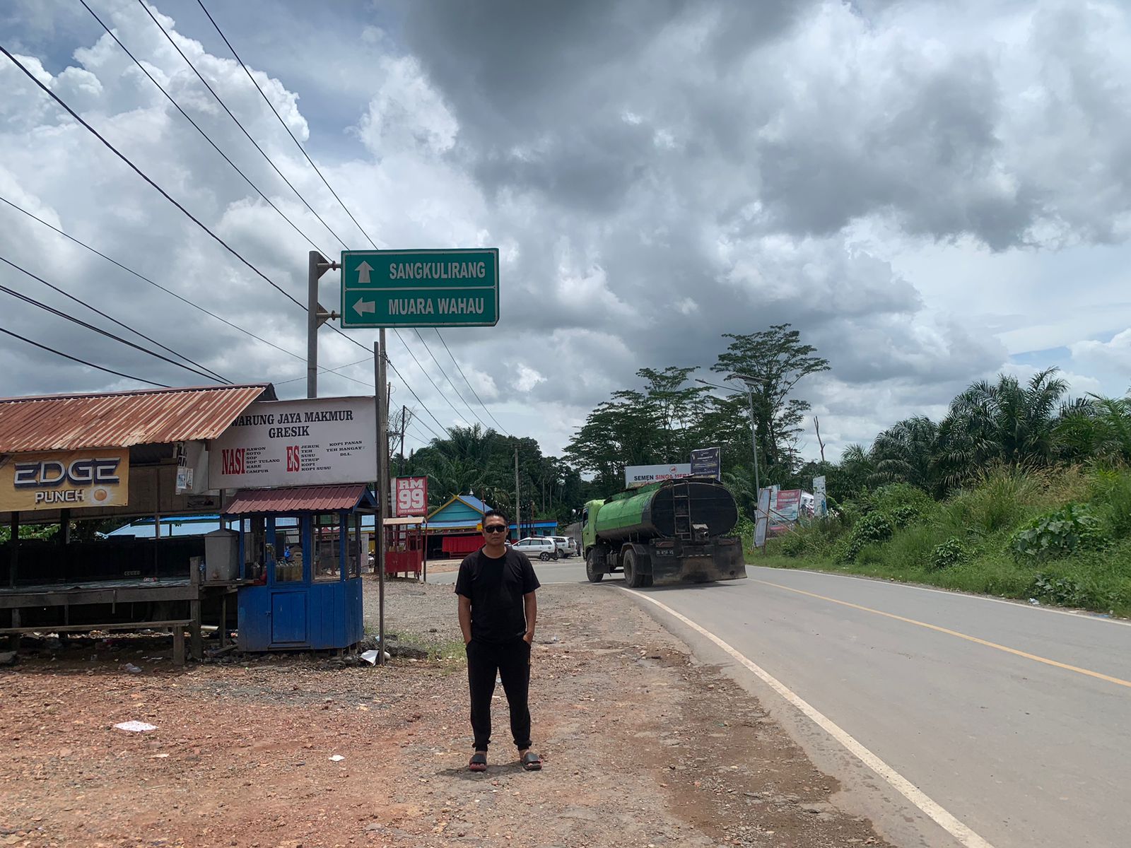 PERJALANAN MENGESANKAN: Berlebaran di kampung halaman merupakan keinginan setiap orang. Perjalanan panjang sekitar 14 jam cukup menguras tenaga, ditambah beberapa hal yang harus diperhatikan.