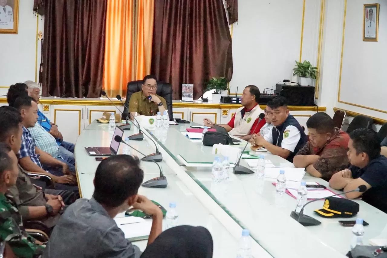 Makmur Marbun menemui warga.