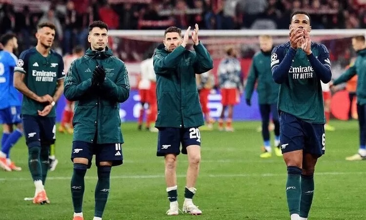 Para pemain Arsenal usai laga melawan Bayern Munich, Kamis (18/4). (Sumber foto: Instagram @arsenal)