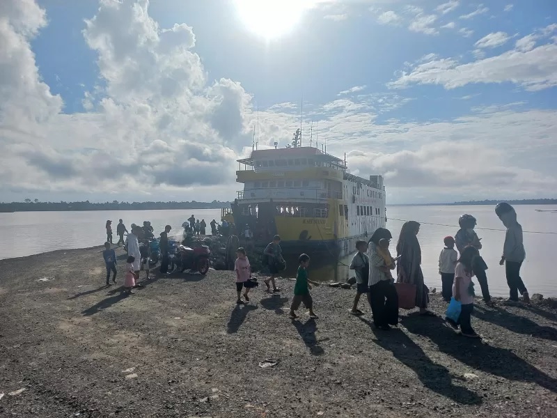KMP Manta tiba di Pelabuhan Sebawang Tana Tidung.